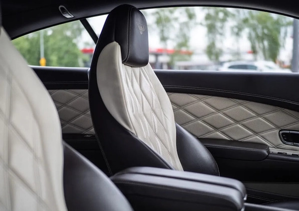 Bentley Continental GT cena 479000 przebieg: 111805, rok produkcji 2015 z Giżycko małe 466